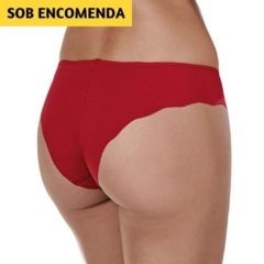 Calcinha Biquíni Virtuel DeMillus 016498. Adere ao corpo, corte a fio, sem elástico nas cavas. Confortável e não marca a roupa. Costas cavadas e cintura baixa. Cores: vermelho, azul-marinho, branco, preto, vinho, marrom e bege. Tamanho: PE, ME, GR e EG.