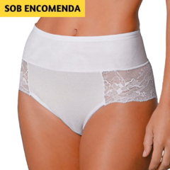 Calcinha Calça Clássica Aubade DeMillus. Levemente transparente. Faixa dupla na cintura em elastano power. Costas e laterais em renda elástica. Cores: preto, branco e bege. Tamanhos: PE, ME, GR, EG e XG.