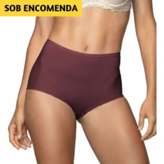 Calcinha Calça Clássica Virtuel DeMillus 057498. Adere ao corpo, corte a fio, sem elástico nas cavas. Confortável e não marca sob a roupa. Cores: vermelho, preto, azul-marinho, branco, vinho, bege e marrom. Tamanho: PE, ME, GR, EG, XG.