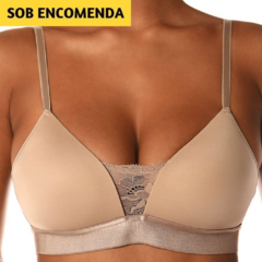 Sutiã Aubade DeMillus 063498. Em microfibra elástica plus. Taças em espuma moldada, sem aro. Costas em renda. Elástico largo, macio e acetinado na cintura. Detalhe em renda. Cores: Branco, Preto e Bege. Tamanhos: 40, 42, 44, 46, 48 e 50.