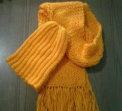 conjunto-amarelo-trico-infantil-cachecol-touca