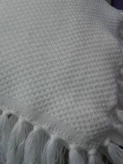 Manta Branca Tricô com Franjas modelo ponto Arroz - loja online