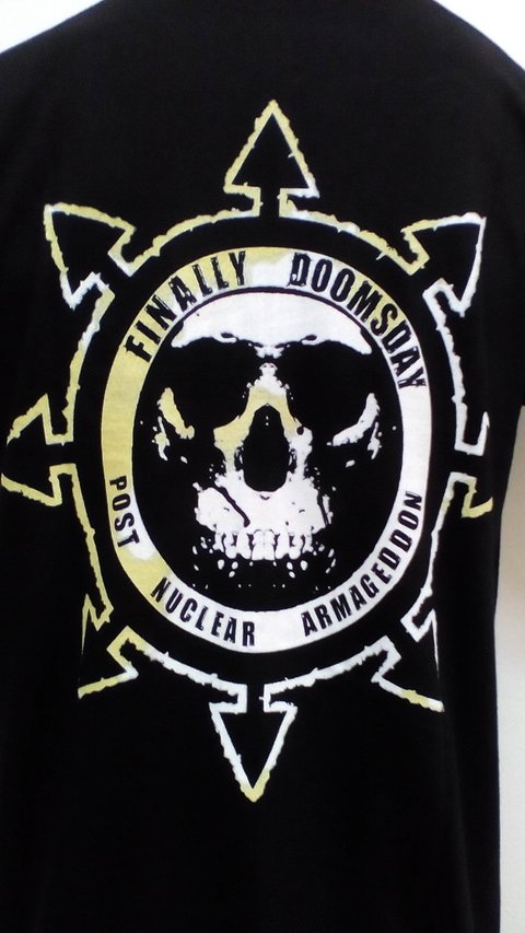 Camiseta Finally Doomsday - EP - comprar online