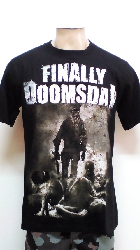 Camiseta Finally Doomsday - EP