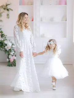 Vestidos Tal Mãe Tal Filha Noiva & Daminha na internet