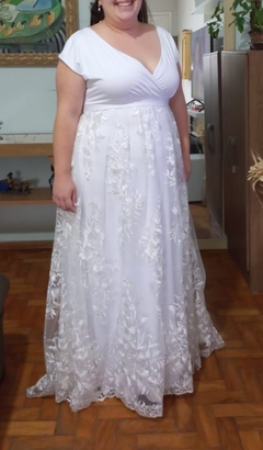 Imagem do Vestido Noiva Clean Tule Bordado Plus