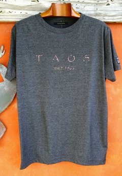 Remera de hombre estampa Taos Since - comprar online