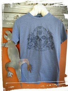 Remera de hombre color azul melange estampa Calavera