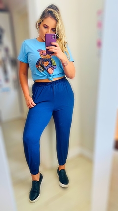 Calça jogger azul listras laterais