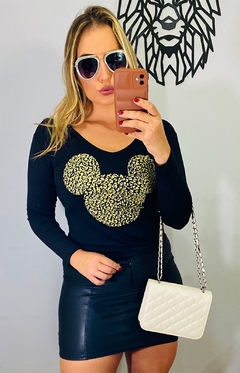 Blusa preta estampa Mickey onça