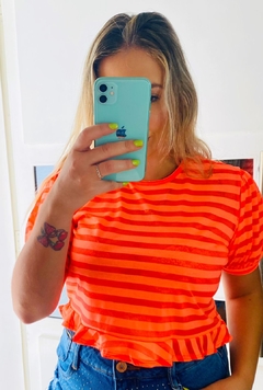 Cropped listrado horizontal laranja neon