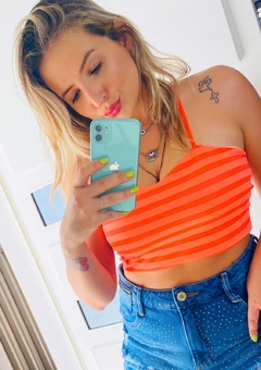 Cropped com bojo listrado laranja neon