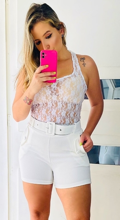 Short Patrícia branco com cinto