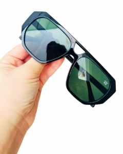 Óculos de sol unissex Greco preto lentes verdes - comprar online