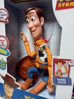 Muñeco Interactivo Woody Toy Story Disney Pixar habla 15 frases diferentes