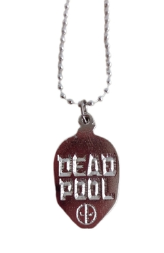 Colgante Collar Deadpool - comprar online