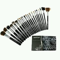 Kit de pinceis com 22 pinceis profissionais - paulamakes