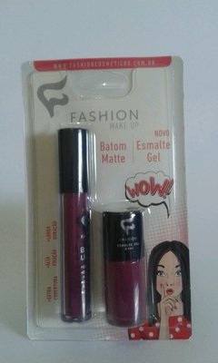 Kit de batom matte e esmalte em gel na internet