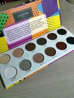 paleta de sombra matte de amor jasmyne na internet