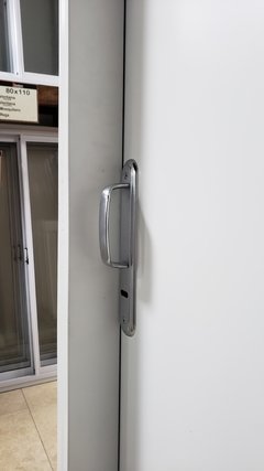 Puerta Barmetal lisa 90 con manijon REFORZADA ch18 derecha - Aberturas Proyecto Hogar