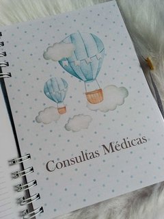 Caderneta de Saúde e Vacinação Personalizada com Capa Dura - Balões e Nuvens - comprar online