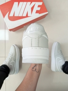 Nike Air Force Chaveirinho Cinza na internet