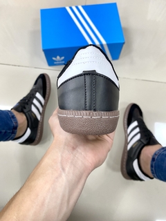 Adidas Samba Preto/Branco na internet