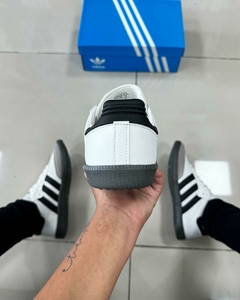 Adidas Samba Premium Branco/Preto na internet