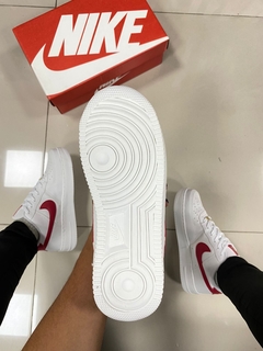 Air force 1 premium branco/vermelho na internet