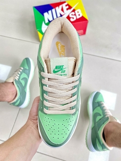 Dunk Low premium Verde/Bege - comprar online