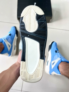 Nike Air Jordan 4 Azul Bebe/Off-White - Drop TM