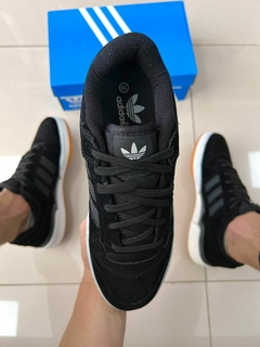 Adidas Forum Premium Preto/Caramelo - comprar online