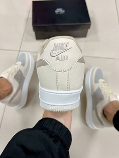 Air Force 1 Premium Bege/Cinza na internet