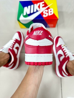 Dunk Low Premium Vermelho na internet