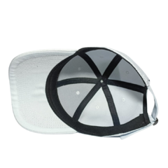 SNAPBACK LISO ABA CURVA BRANCO - Layners Bonés