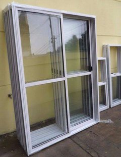 Ventana Balcon de 200x200, vidrio entero, con vidrio