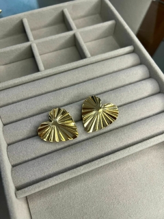 Conjunto de colar e brinco coração chapa organico folheado em ouro 18k-CONJ243D - comprar online