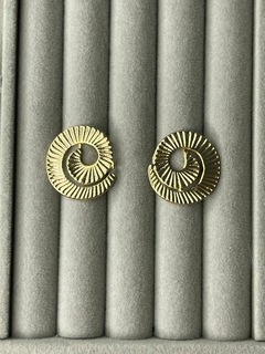 Brinco Espiral folheado em ouro 18- BR3097D