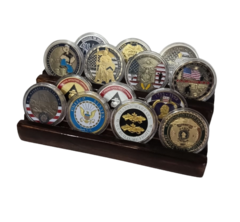 EXPO-16AR2 Suporte Expositor Madeira Coleções de Challenge Coins, Moedas e Medalhas