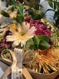 Ramo Nuvilis con Mix de flores combinadas tonos pasteles en internet