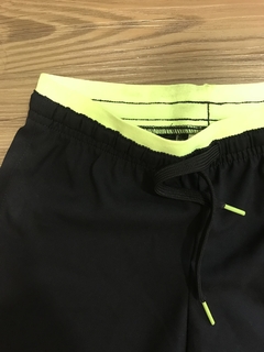 Shorts Preto e Neon Decathlon - comprar online