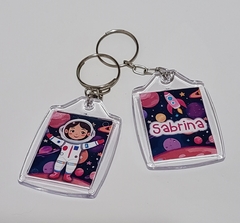 20 chaveiros tema menina astronauta embalados - Festinha Legal