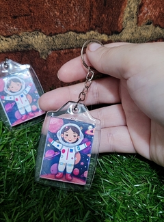 30 chaveiros tema menina astronauta embalados na internet