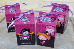 Kit com 20 caixinhas milk com fita e personalizadas - tema Rock girls - Festinha Legal