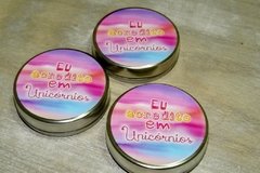 Kit 10 latinhas Unicórnio com aplique 3D lembrancinha Unicornio - comprar online