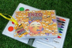 Kit com 5 estojos de pintura lembrancinha Emoji com 31 itens completo - Festinha Legal