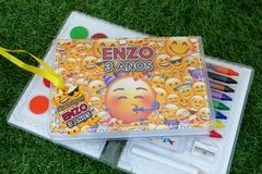 10 estojos de pintura Emoji com 31 itens completo lembrancinha emoji kit colorir - Festinha Legal