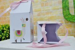 Imagem do Kit com 20 caixinhas milk com fita e personalizadas - tema Lhama