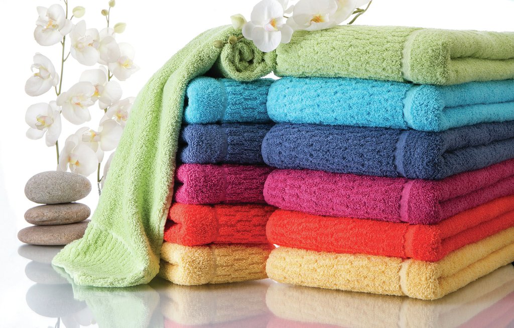 Juego de toallas  Compre toallas de baño, toallas de lavabo, albornoces y  más de calidad superior por Sheraton