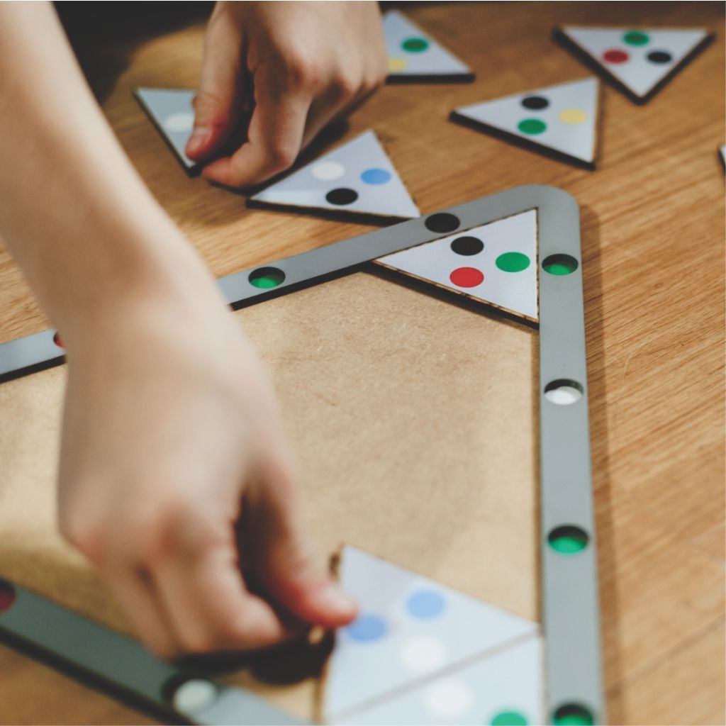 jogo de dominó cores - Educação Inclusiva